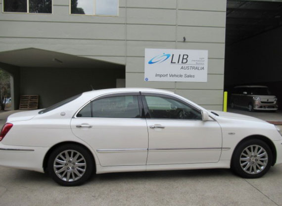 Toyota crown majesta 2005