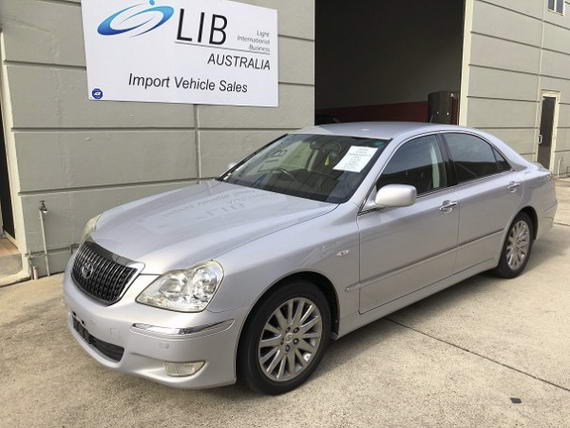 Toyota crown majesta s180