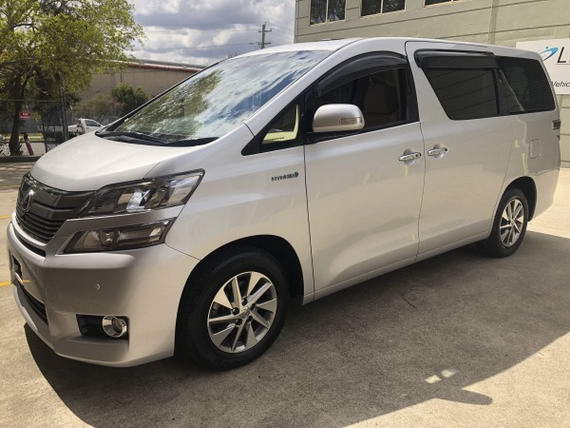 Toyota vellfire 2013