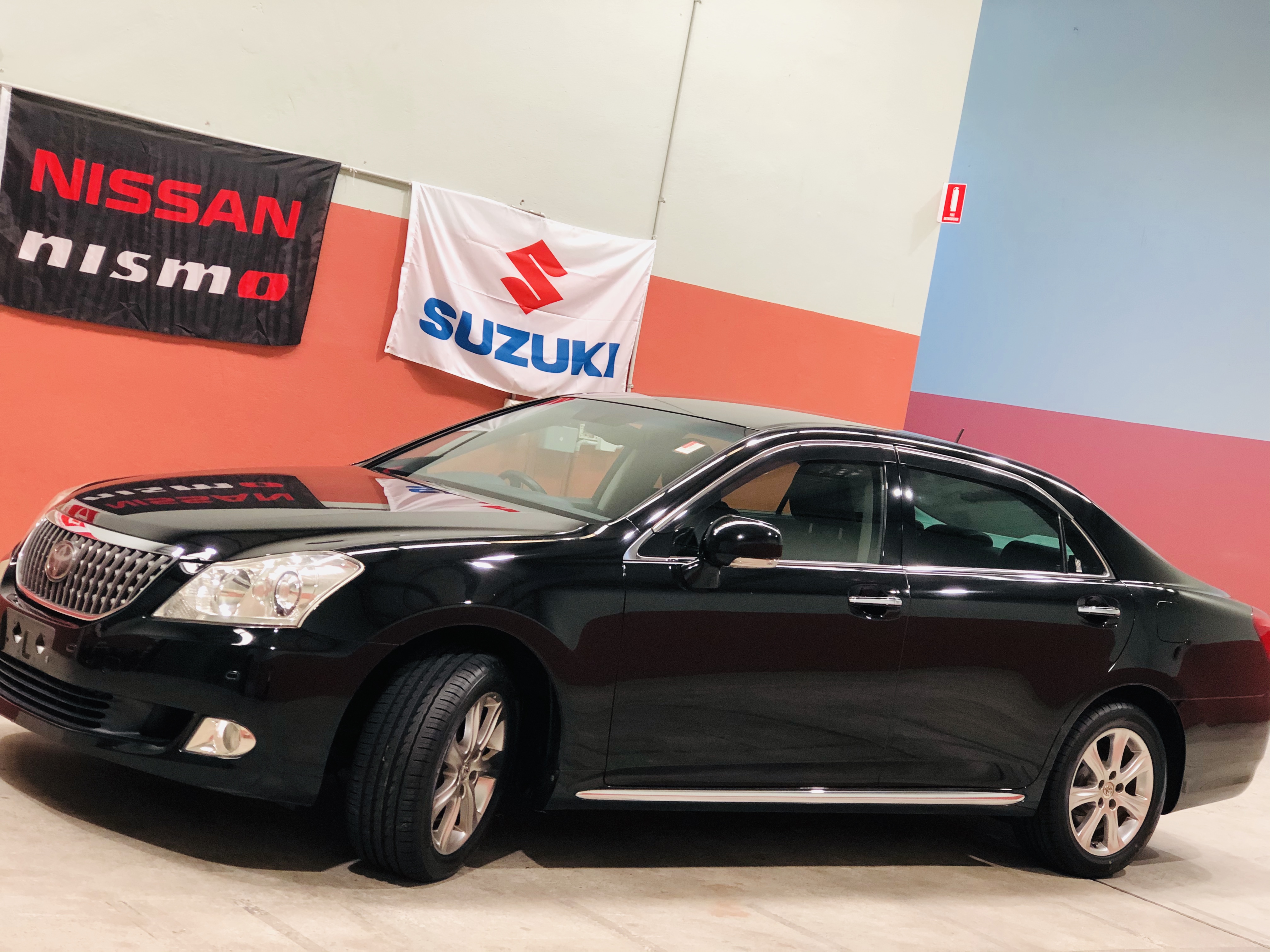 Toyota crown majesta комплектации