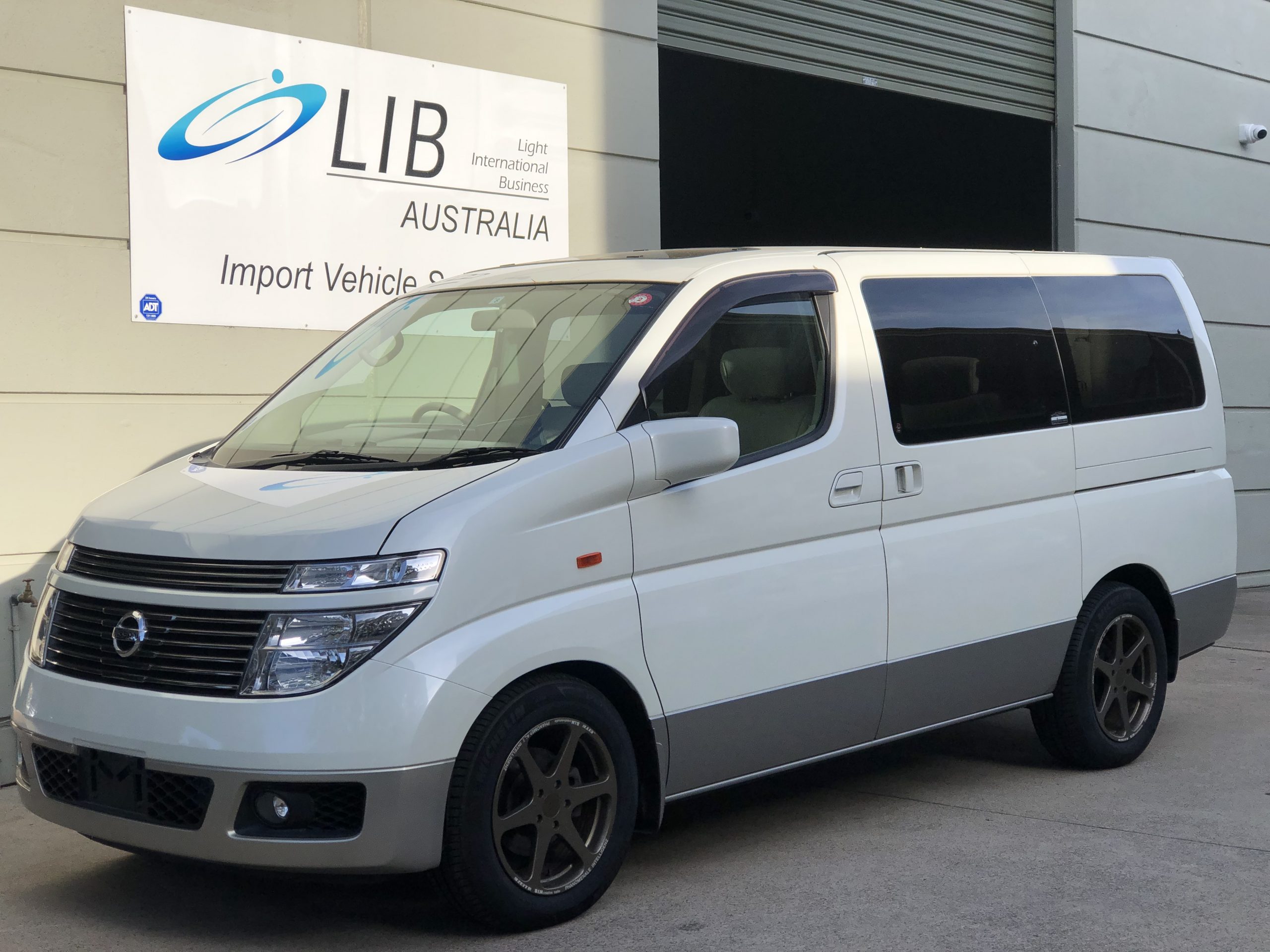 Nissan elgrand 2002