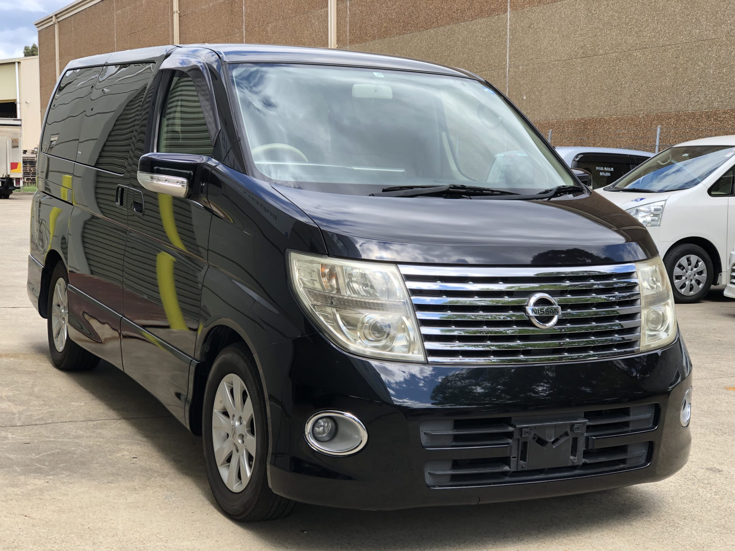 Nissan elgrand 1