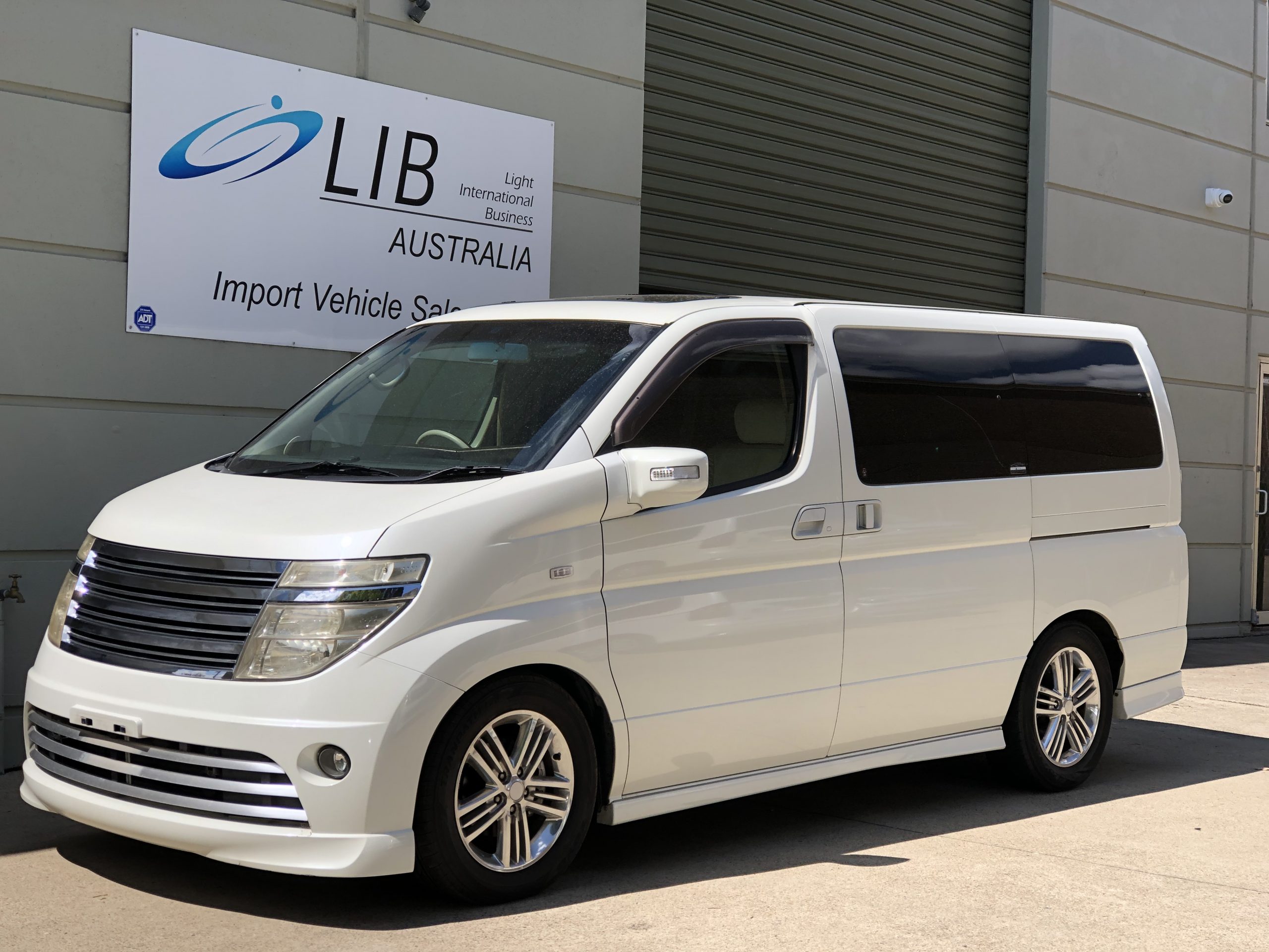 Nissan elgrand 2003