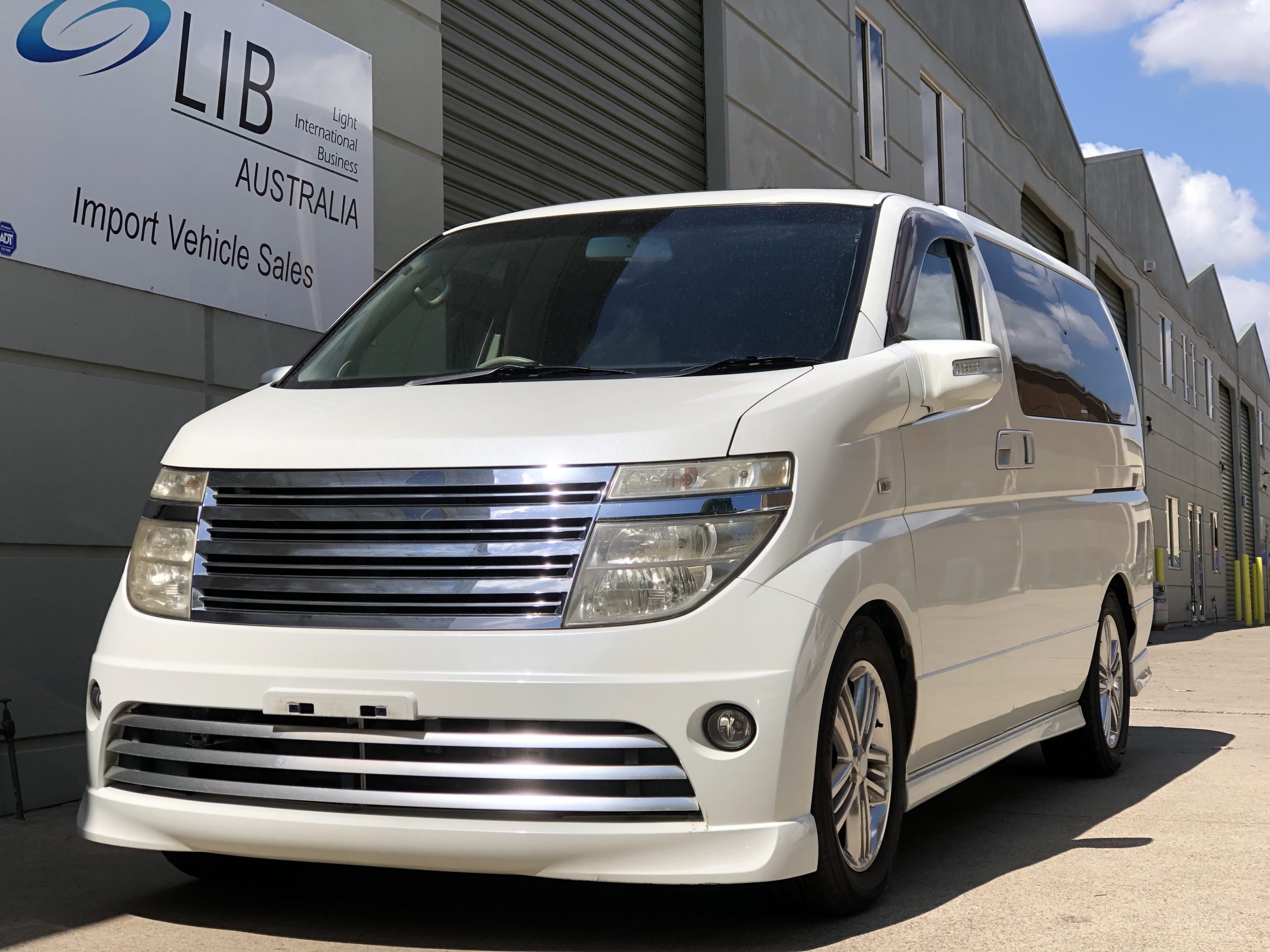 Nissan elgrand 2003