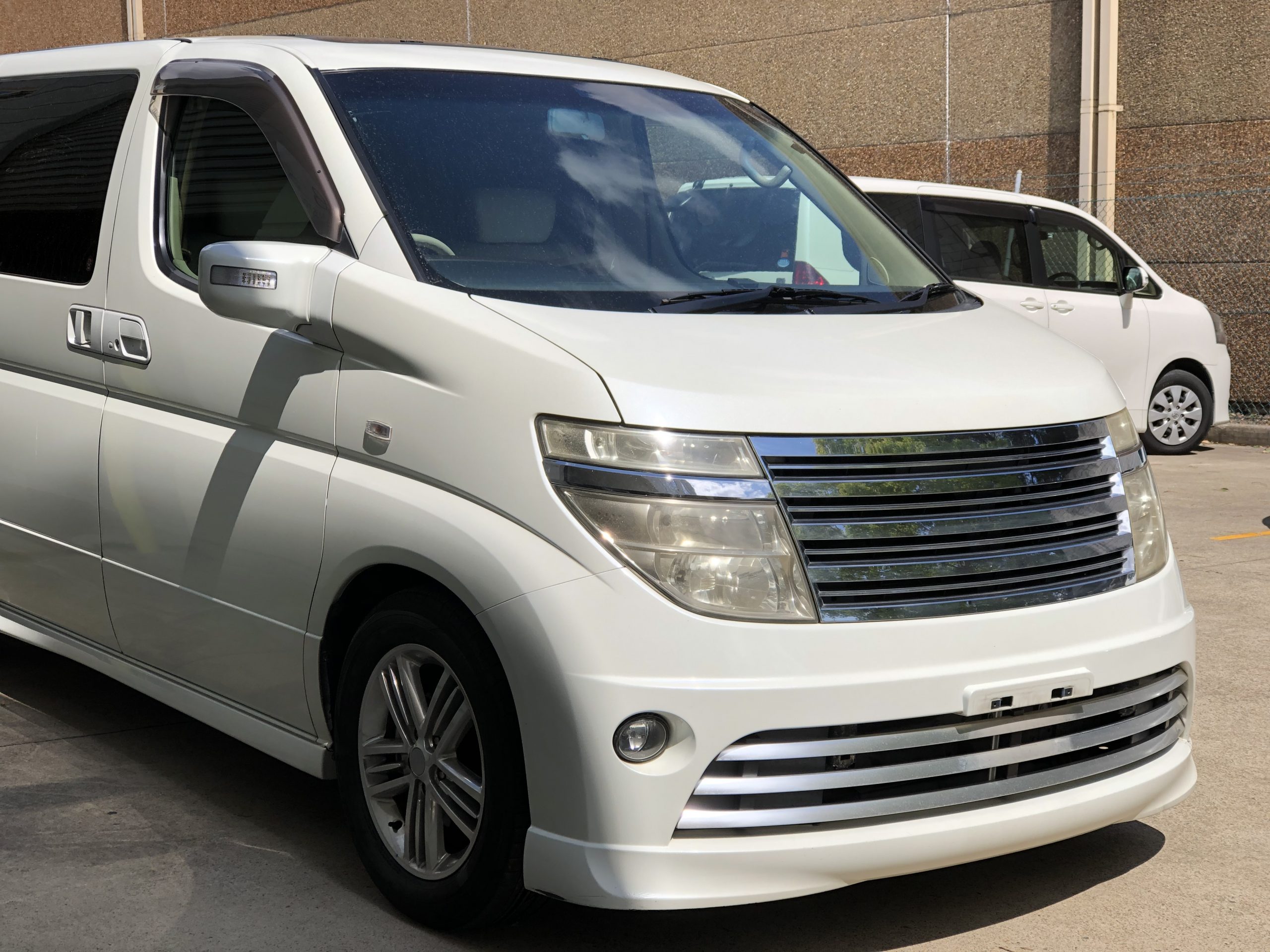 Nissan elgrand 2003