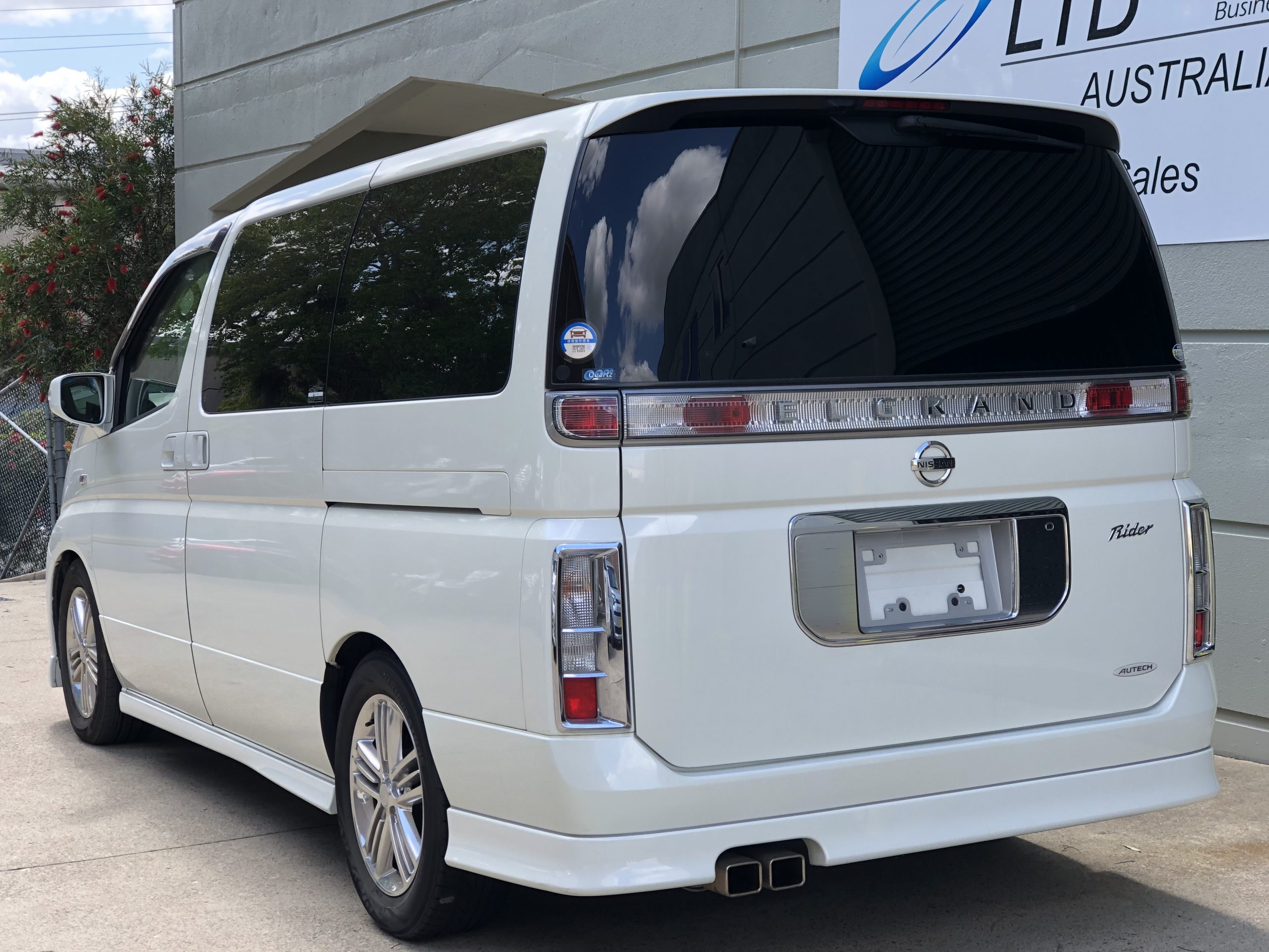 Nissan elgrand 2003