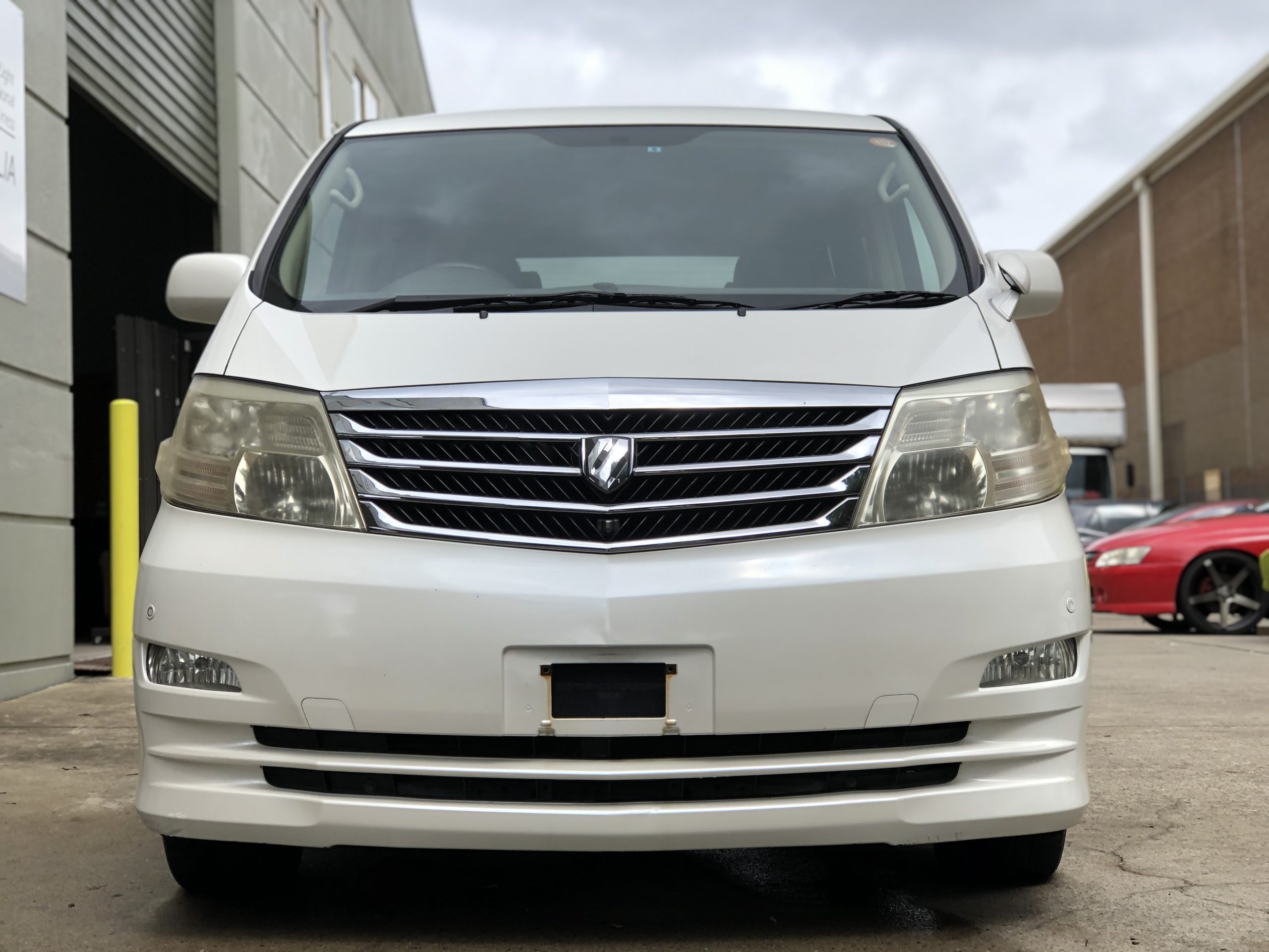 Toyota alphard 2005 года