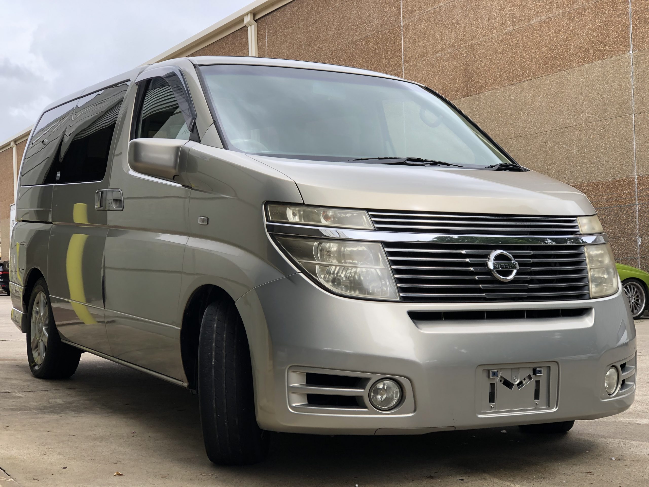 Nissan elgrand 2002