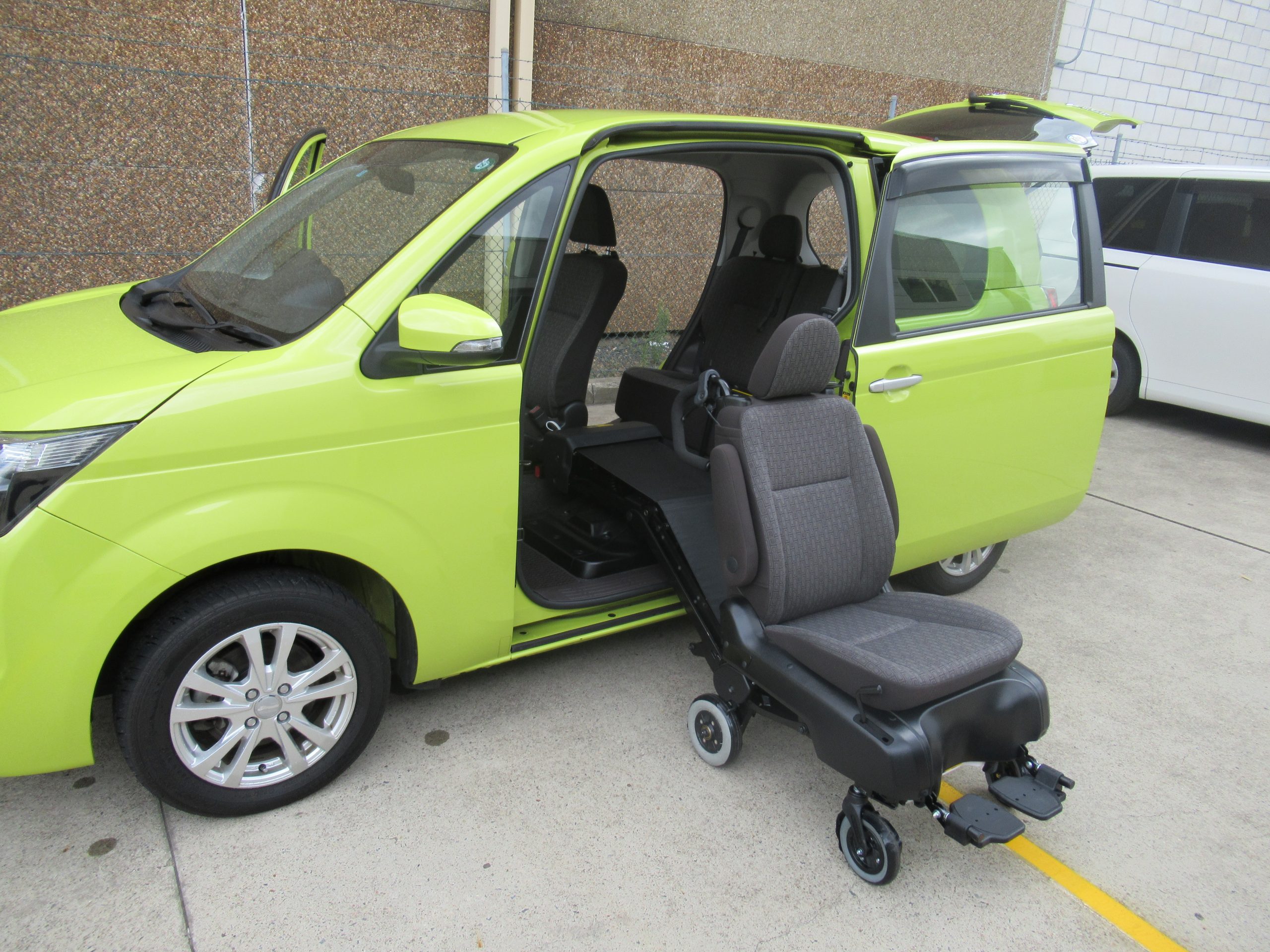 Toyota spade 2014