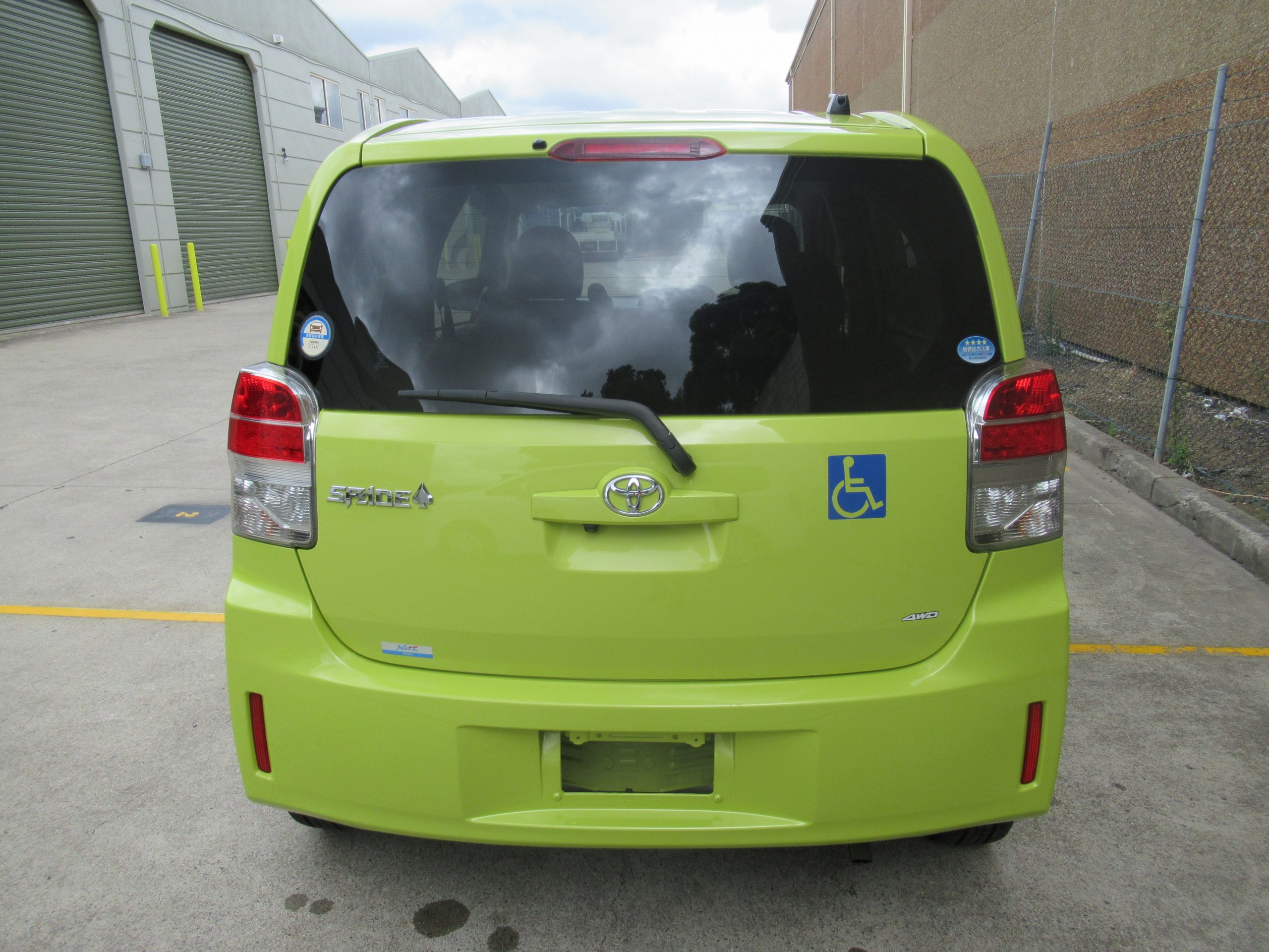Toyota spade 2014