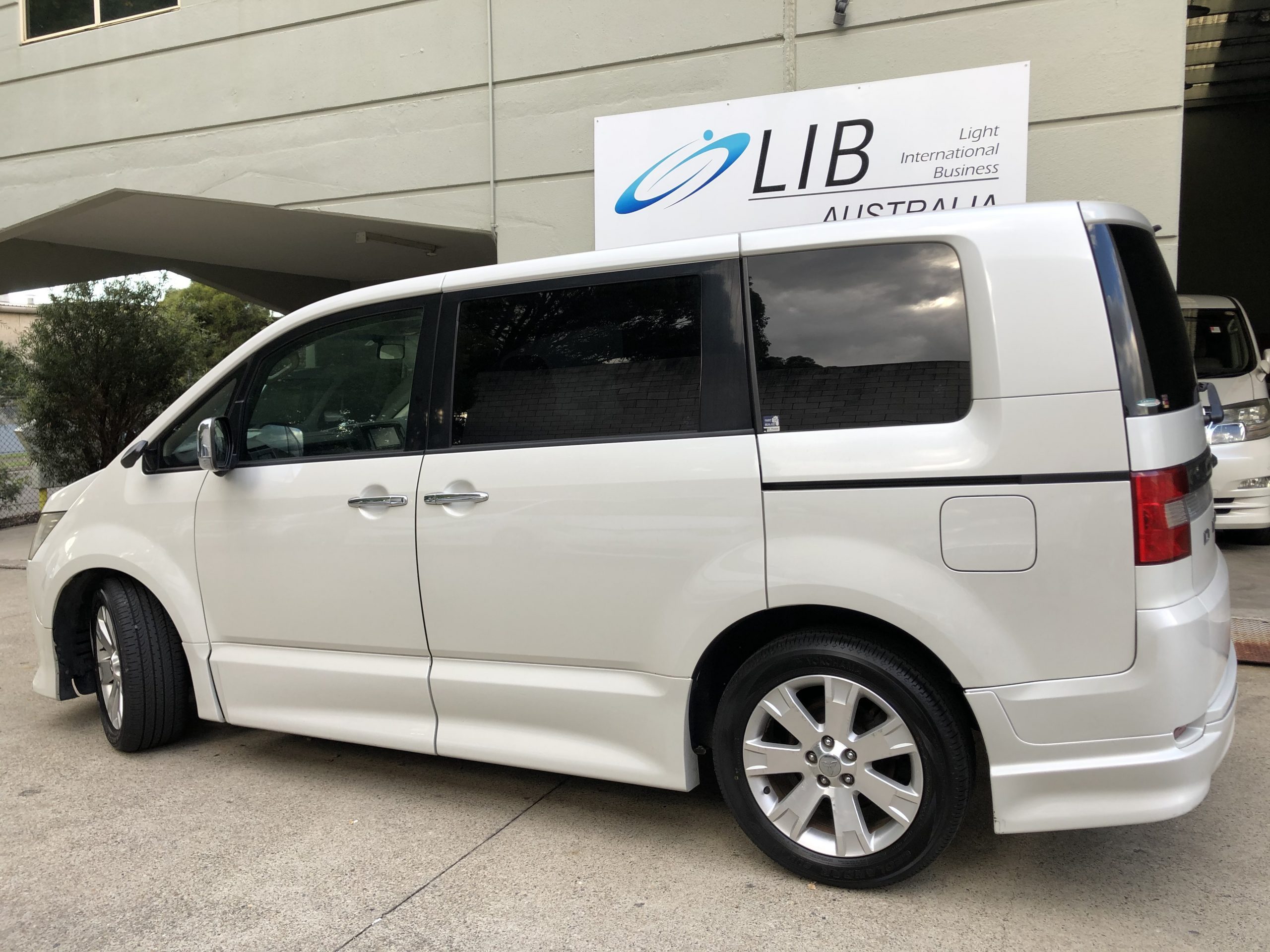 Mitsubishi delica 2010